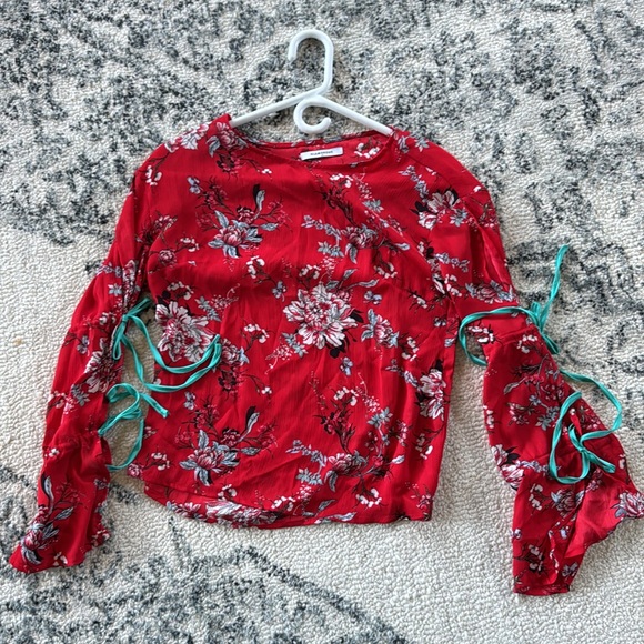 Red Floral Blouse with Contrasting Turquoise Ribbon-Tie Detail - Picture 2 of 3